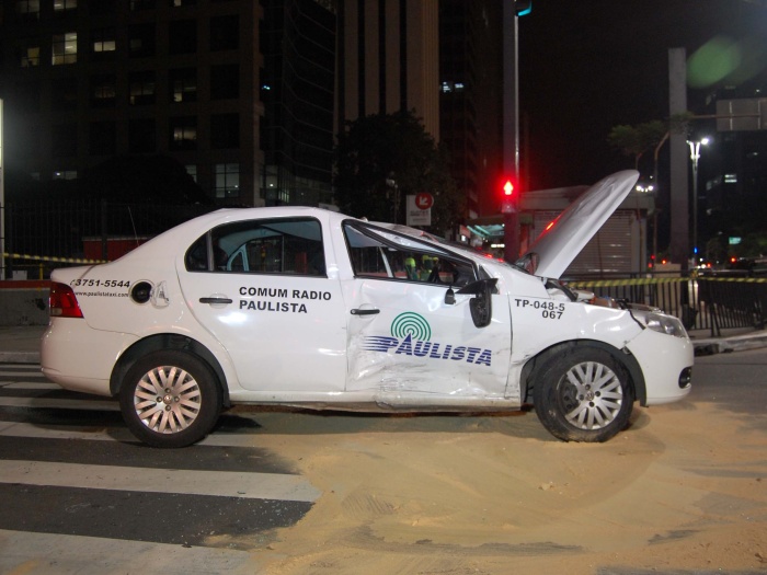 taxi-acidente-g