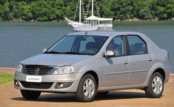 8 - Renault Logan 1.0 16V (etanol/gasolina): 8/12,1 km/l (cidade) e 8,8/13 km/l (estrada)
