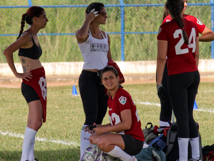 Mulheres sujam o uniforme no futebol americano do Brasil - Foto 9 - Futebol  - R7