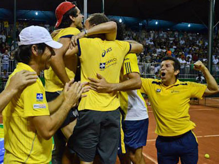 brasil-comemora-davis-POA-Press-Marcelo-Ruschel-110412-450x338