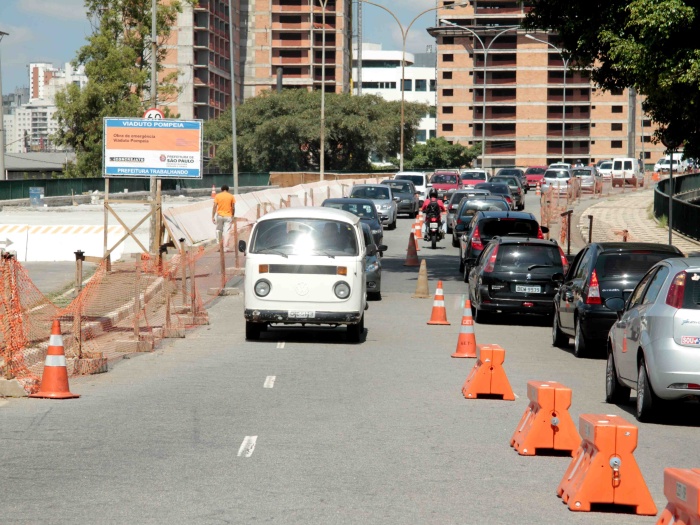 Obras no viaduto Pompeia est&atilde;o paradas - Not&iacute;cias - R7.com