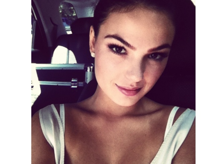 Isis Valverde
