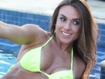 Veja lindas fotos de biquíni da ex-panicat Nicole Bahls