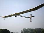 Avião movido a energia solar inicia <br> 1º voo intercontinental da história