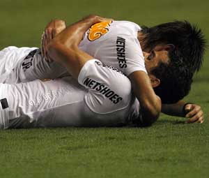 Santos vence nos pênaltis e encara o Corinthians na semifinal