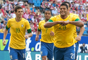Hulk faz dois e Brasil vence Dinamarca por 3 a 1
