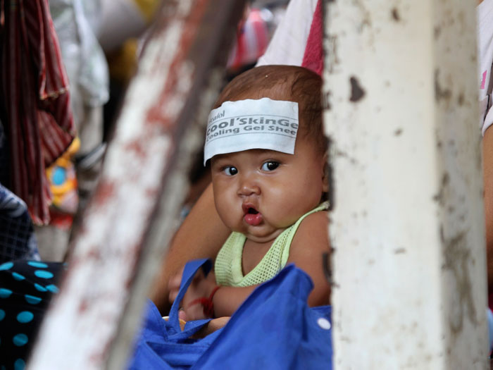 criança doente camboja
