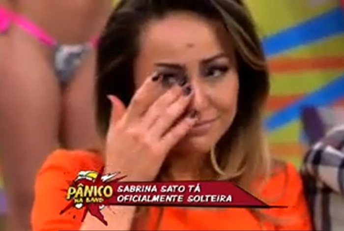 Sabrina Sato chora ao vivo com fim de namoro - Famosos e TV - R7