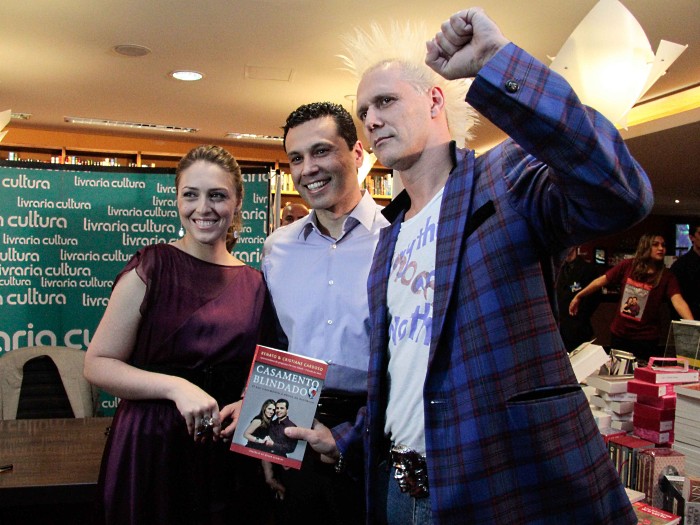 Apresentadores do programa The Love School lan&ccedil;am livro - Foto 3 ...
