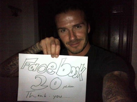 Ronaldomilhoes on Beckham Agradece F  S Por 20 Milh  Es De Seguidores No Facebook