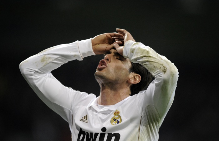 Kaká está sem espaço no time de José Mourinho (AP) Kaka_AP 700x450