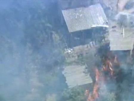 Incêndio atinge casas em Sobradinho e 120 homens dos Bombeiros tentam conter chamas