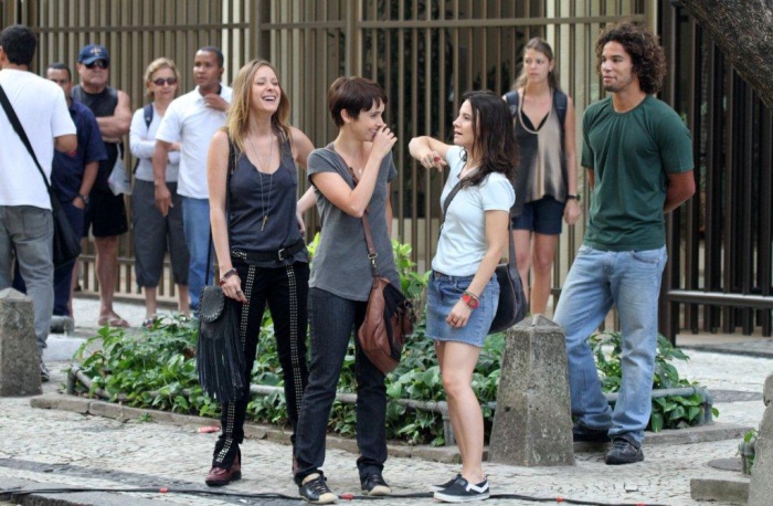 D&eacute;bora Falabella se diverte em grava&ccedil;&otilde;es de Avenida Brasil - Foto ...
