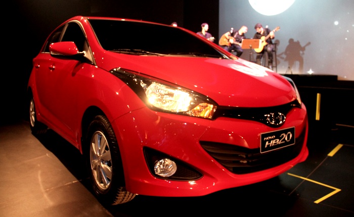 Lucas Bessel/R7 Este é o carro que vai desafiar Volkswagen Gol e Fiat Palio. Não somos nós, do R7, quem dizemos isso, mas sim Casey Hyun, responsável pelo design do HB20, ...