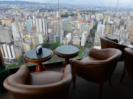 Ponto dos rom&acirc;nticos, Terra&ccedil;o It&aacute;lia faz 45 anos e busca renovar ...