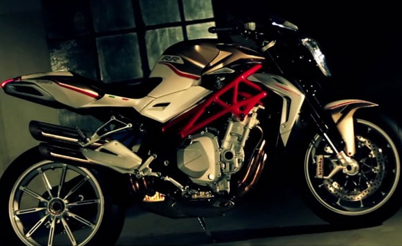 A MV Agusta teve suas as primeiras imagens oficiais em um vídeo em formato de teaser que mostra um pouco da motocicleta “bruta” e provoca os fãs das duas r...