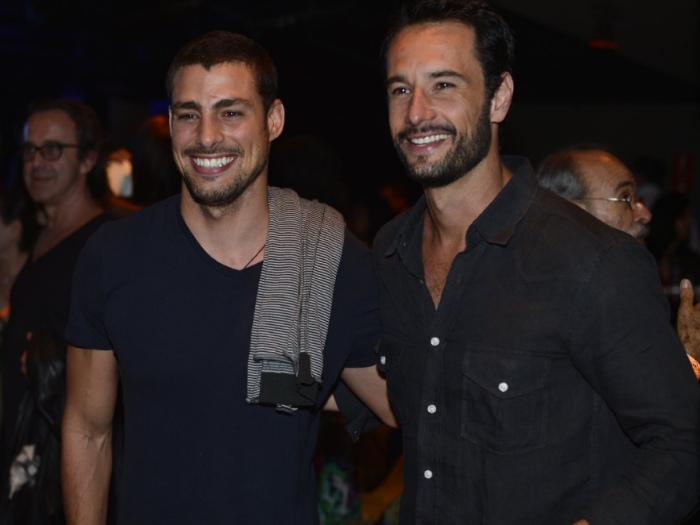 Col&iacute;rios: Cau&atilde; Reymond e Rodrigo Santoro se encontram em festa ...