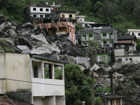 deslizamento - friburgo - 13.11.2012 - 450x338