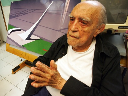 Apesar da idade avançada, Niemeyer ainda trabalhava diariamente e não se queixava de graves problemas de saúde até ser internado
