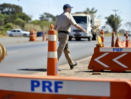 Para a PRF, motoristas do DF precisam ter mais prudência na hora de pegar as estradas