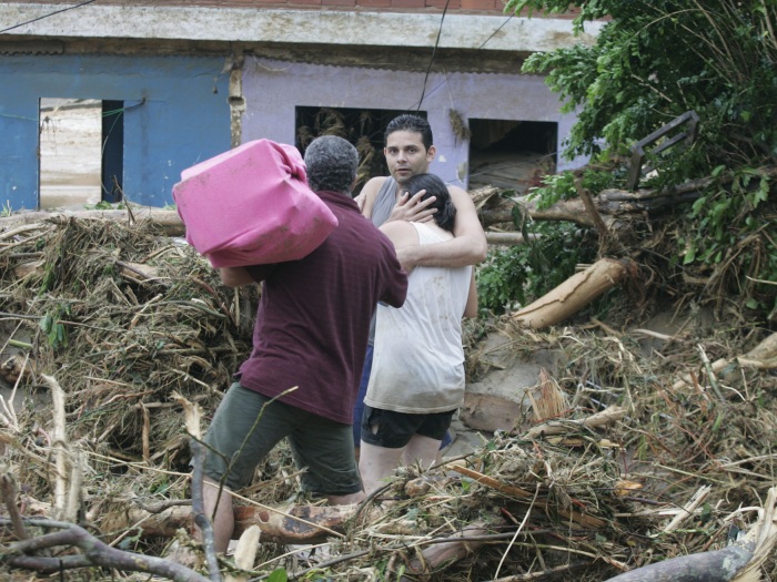 Chuvas alagam baixada e causam destrui&ccedil;&atilde;o - Foto 1 - Rio de ...