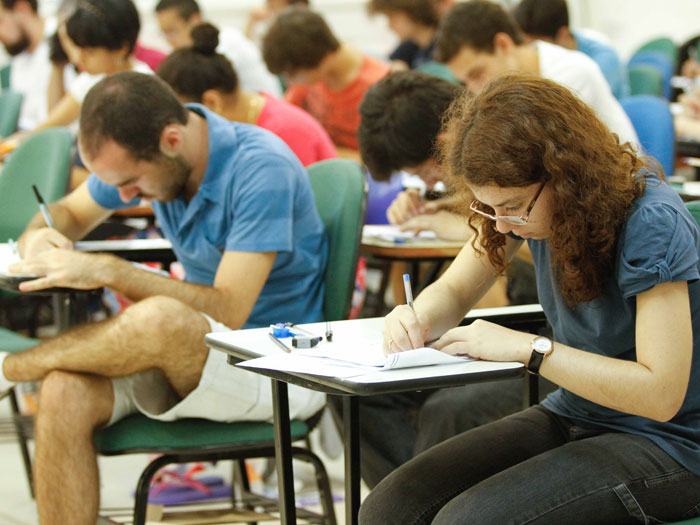 Qu&iacute;mica foi a vil&atilde; do segundo dia da Fuvest 2013, dizem estudantes ...