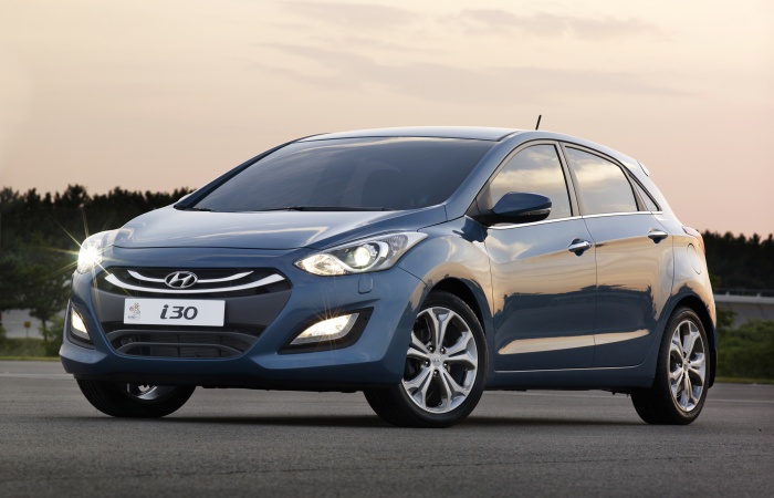Divulgação Restrito pelo baixo volume de vendas imposto pelo governo, o novo Hyundai i30 só deverá voltar a figurar nos primeiros lugares da categoria em 2014 quando,...