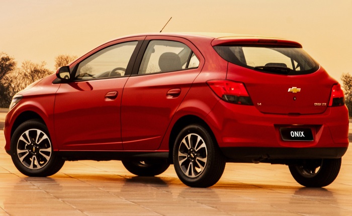 Divulgação Chevrolet Onix 1.0 LT — Passou de R$ 31.690 para R$ 32.590
Chevrolet Onix 1.0 LT (MyLink) — Passou de R$ 32.890 para R$ 33.890
Chevrolet Onix 1.0 LT (ar-c...