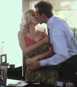 scarlett-johansson-gif-12.gif