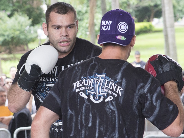 Veja os melhores &acirc;ngulos do treino aberto do UFC SP - Foto 1 ...