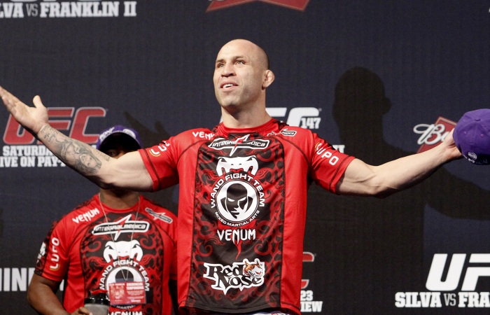 Wanderlei Silva &ldquo;canta a bola&rdquo; para Vitor - Esportes - R7.com