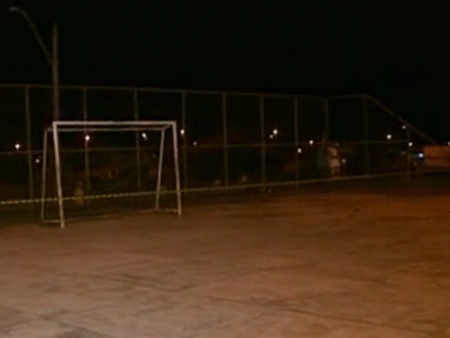 Adolescente de 13 anos é morto por engano enquanto jogava futebol