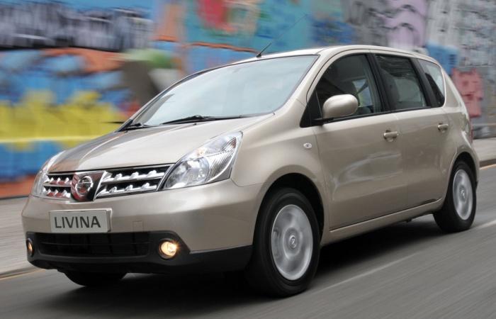 Divulgação Famílias ficam mais seguras no alagamento com o Nissan Livina, com a nota mediana de três estrelas
Confira também:
Hyundai lança HB20X para enfrentar VW C...