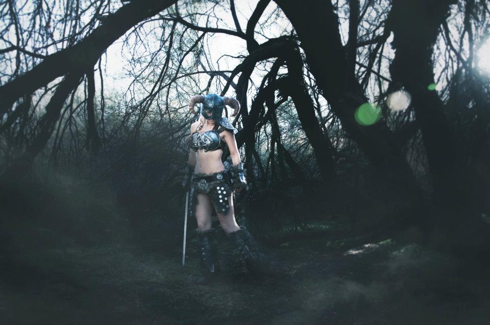Pok&eacute;musa mostra seu gosto por RPG e faz cosplay de Skyrim - Foto ...