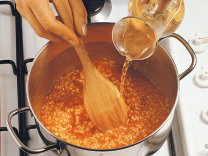 Edu Guedes lista utens&iacute;lios e alimentos essenciais para cozinhar ...