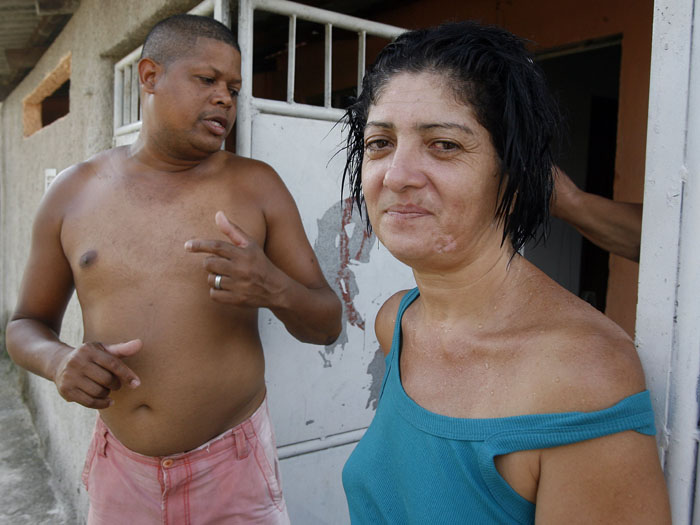 Ap&oacute;s v&iacute;deo de sexo em praia, "Cicarelli de Rio das Ostras" posa ...