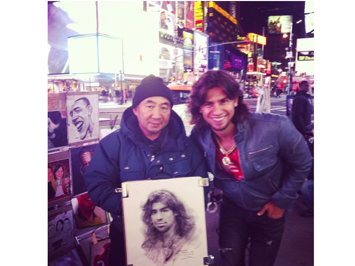 Sertanejo Mariano reclama de caricatura feita em Nova York ...
