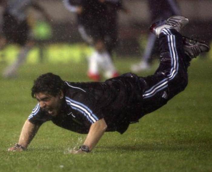 Maradona 'viaja' e quer treinar Messi no Barcelona - Foto 3 - Futebol ...