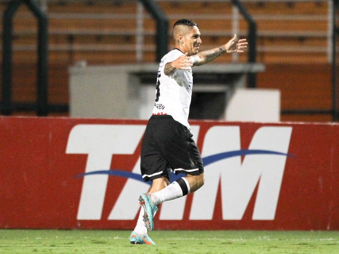 Valderrama faz pegadinha com cabeleira e assusta mundo do futebol