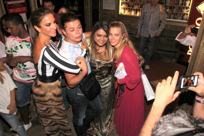 Ivete Sangalo encontra famosos e causa em churrascaria - Foto 1 ...