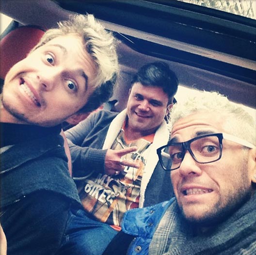Dani Alves agora &eacute; loiro. Veja outros penteados bizarros - Foto 1 ...
