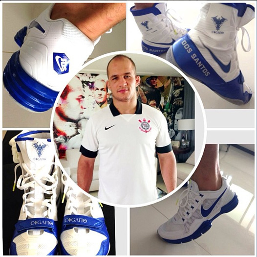 Cigano posa com camisa do Corinthians e t&ecirc;nis personalizado ...