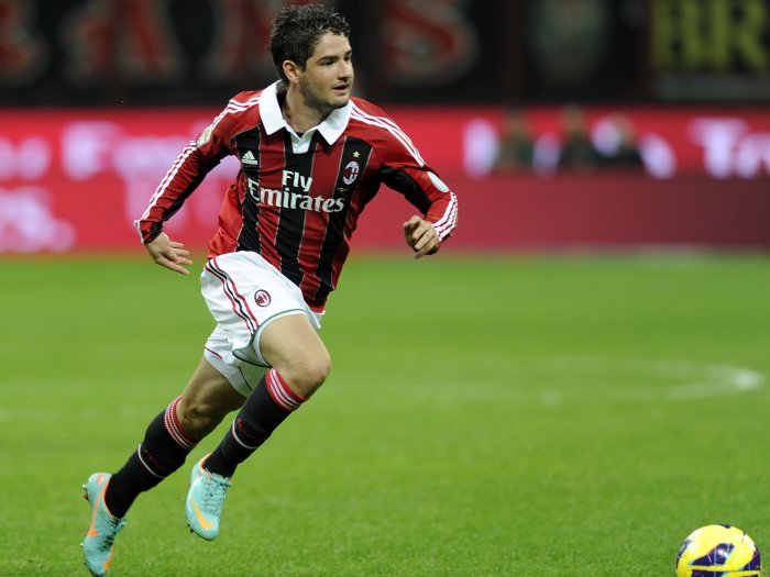 Pato supera depress&atilde;o para ser &iacute;dolo da Fiel - Foto 1 - Futebol - R7