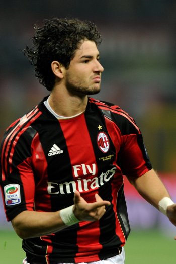 Pato supera depress&atilde;o para ser &iacute;dolo da Fiel - Foto 4 - Futebol - R7