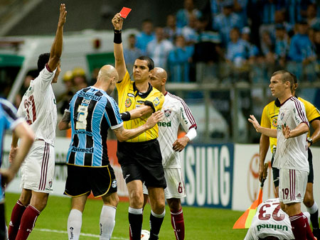 Grêmio e Fluminense empatam em 0 a 0 e decidem classificação na última rodada