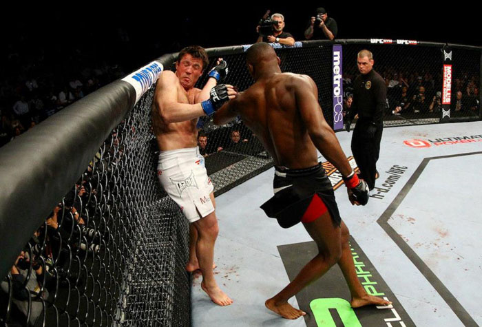 Jon Jones d&aacute; surra em Chael Sonnen e mant&eacute;m cintur&atilde;o - Foto 1 ...