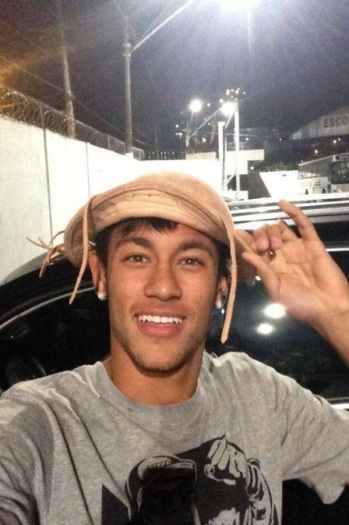 Neymar encerra pol&ecirc;mica do "Para&iacute;ba" e exibe chap&eacute;u de ...