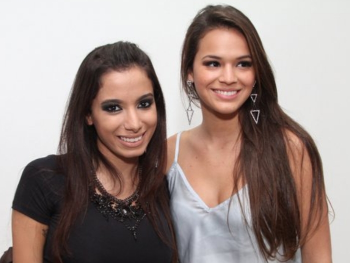 Sem Neymar e de shortinho, Bruna Marquezine curte show da MC ...