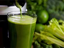 Quais as vantagens de consumir o suco verde? Entenda aqui