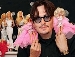 Johnny Depp coleciona Barbies! Veja outros